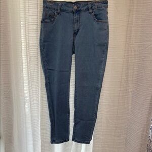 SHEIN Blue Ankle Cropped Jeans